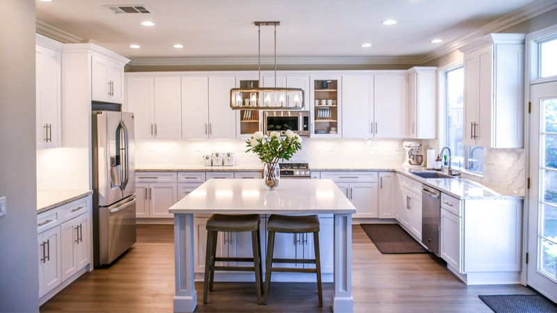 white-wooden-cupboards-1-1-1-1-1.jpg